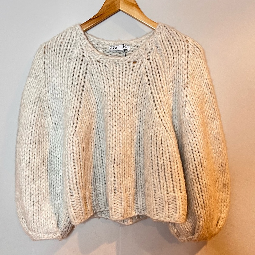 Zara Chunky Knit Scoop Neck Sweater in Cream